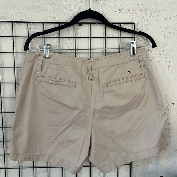 Tommy Hilfigure Beige Khaki Shorts - Picture 4 of 4